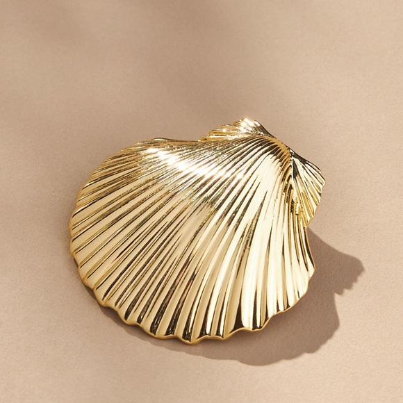 Anthropologie Mignonne Gavigan Anisah 14K-Gold-Plated Shell Stud Earrings - Picture 10 of 11